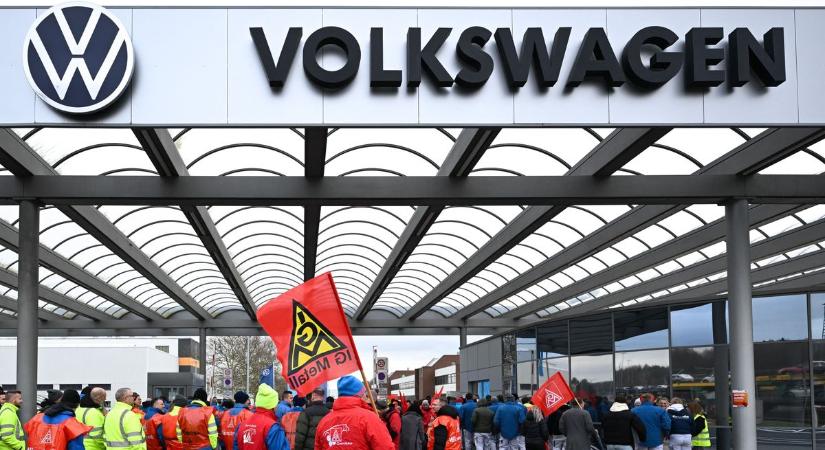 Volkswagen-sztrájk: patthelyzetben a vezetés és a szakszervezetek – tízezrek megélhetése a tét