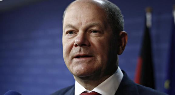 Olaf Scholz hazaküldené a munkanélüli ukránokat