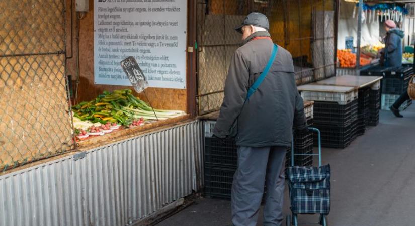 A szeptemberi visszaesés után nőtt a kiskereskedelmi forgalom, de még ez is csak a 2021-es szintre volt elég