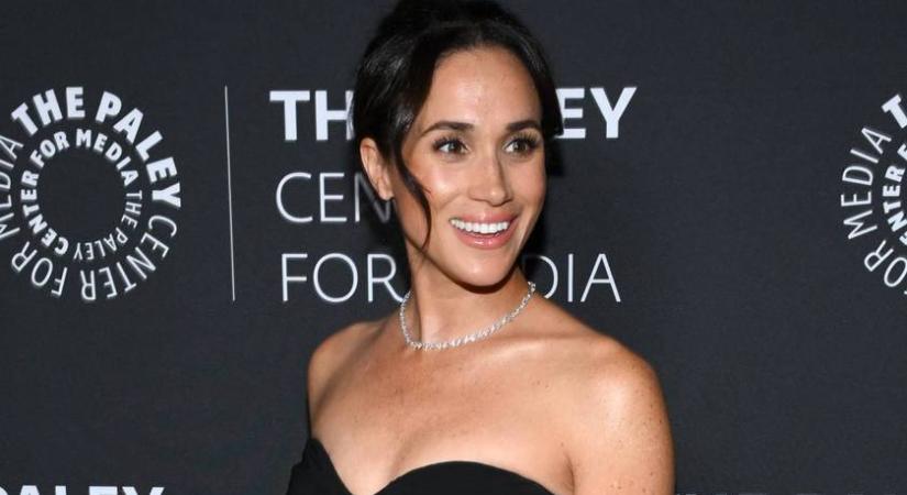 Meghan Markle a Beverly Hills-i gála sztárja volt: felvette a legszebb kis fekete ruháját