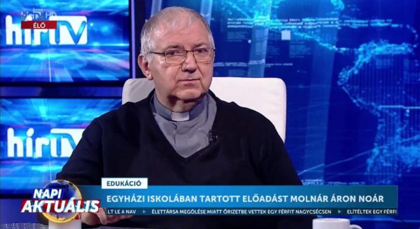 Újabb sztár papot tiltottak el pedofilia gyanúja miatt