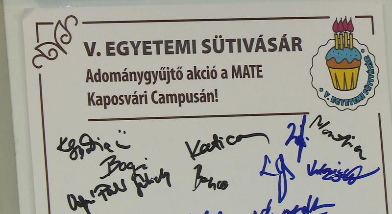 Jótékonysági sütivásár a campuson