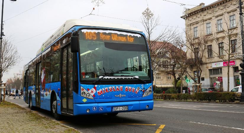 Újra jár a BKV Mikulás busza: mutatjuk, hol lehet rá felszállni