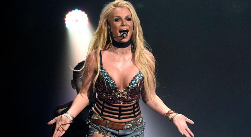 Tükörnek nézte a webkamerát Britney Spears – elképesztő videó készült