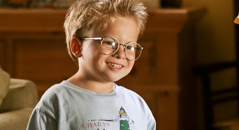 A Stuart Little, kisegér cuki kisfiúja volt 25 éve - El sem hinnéd, hogy ez ő ma - Fotók