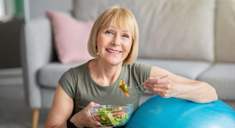 Nem csak a jó alak miatt fontos odafigyelni az étkezésre menopauza során