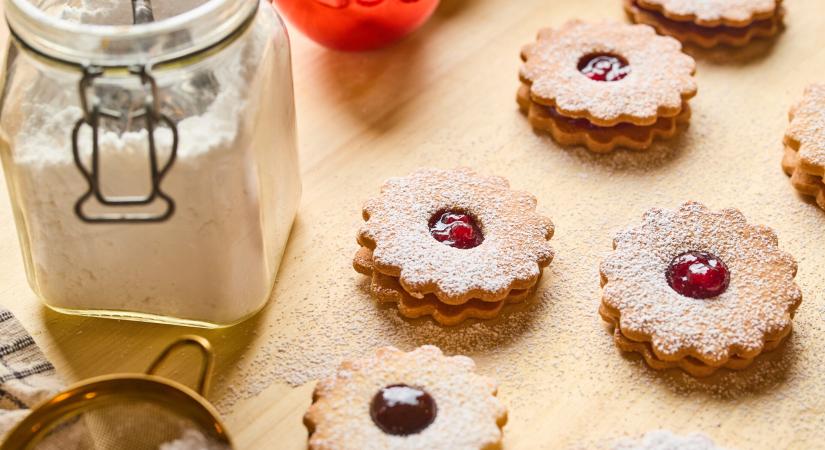 Hagyományos szilvás és laktózmentes vörös áfonyás linzer