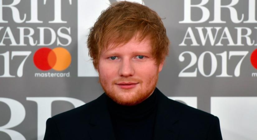 Másfél év kihagyás után karácsonyi dallal jelentkezett Ed Sheeran – Videóval!