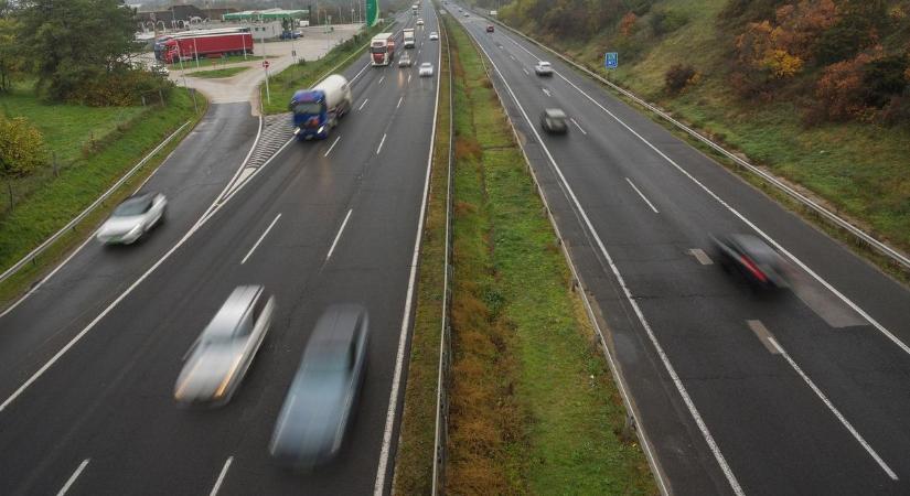 Ismét módosul a KRESZ, motoros szakértőkkel egyeztetnek a részletekről