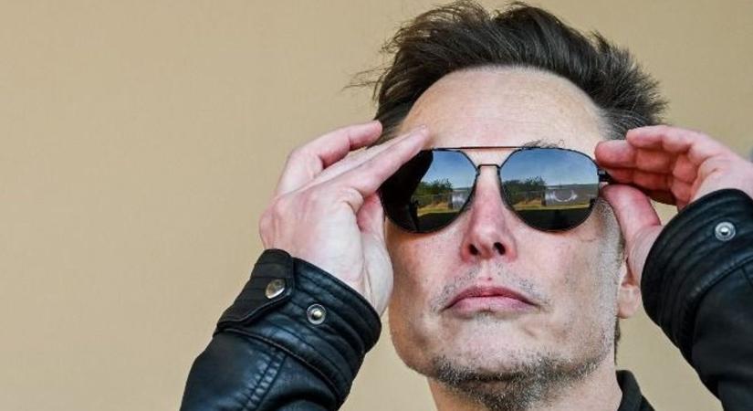 Elon Musk is megérkezett Párizsba a Notre-Dame újranyitására