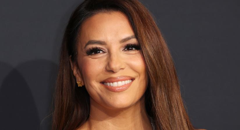 A 49 éves Eva Longoria így ünnepli időtlen nőiességét: látványos fotók készültek róla