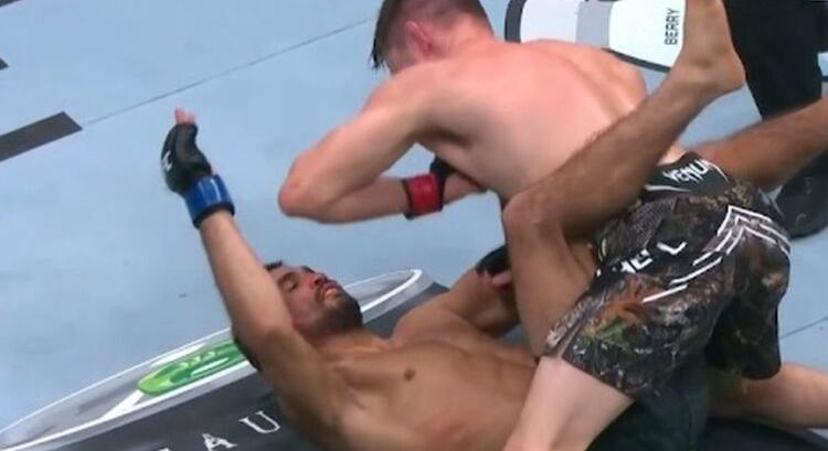 Bryce Mitchell könyökössel ütötte ájultra Kron Gracie-t!