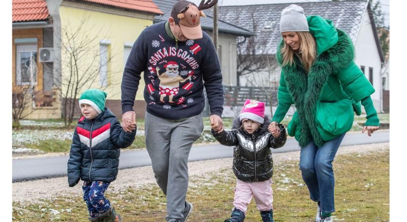 Miklósa Erikát megrohamozták a gyerekek a Mikulás-futáson (videó, galéria!)