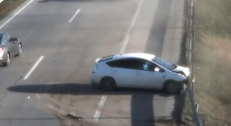 Brutális baleset az M0-áson - Hihetetlen, hogy mire képesek emberek... Nézze meg a videót!