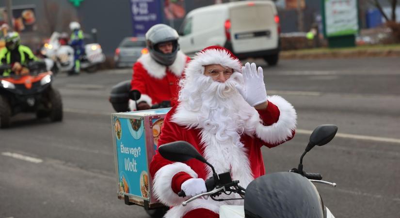 Motoros Mikulások menetétől morajlott a megyeszékhely (galéria)