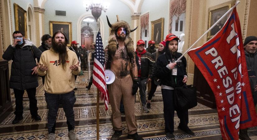 Trump kegyelmet ígért a Capitolium ostromában résztvevőknek