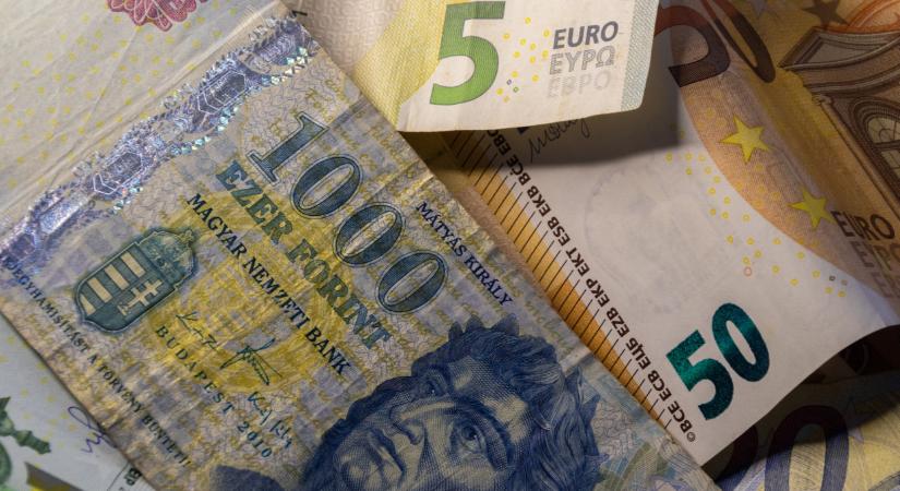 Nem lehet tudni jó vagy rossz hír-e: nem változott a forint reggelre, stabilan 410 felett az euró