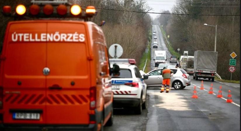 Frontális karambol Zalában: négyen sérültek meg - fotó