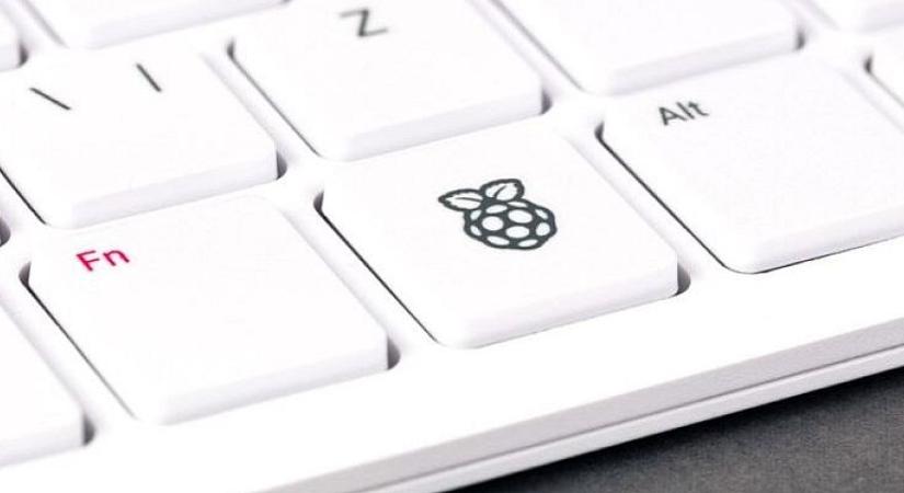 Itt a Raspberry Pi 500, a RPi új, billentyűzetbe épített számítógépe