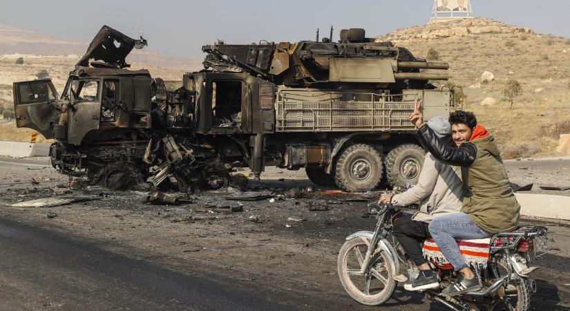 Szíriában több régióban bombázott Izrael, hadihajókra is támadtak