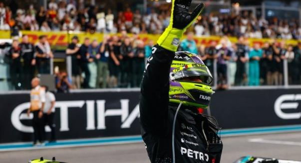 „A valaha volt legjobb” – Rosberg Hamiltonról