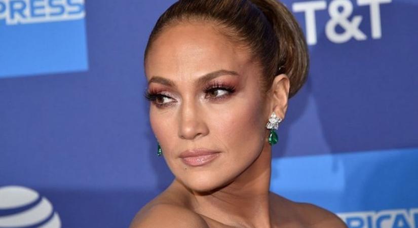 Erről lecsúsztál - szuperszexi mellbedobással üzen Jennifer Lopez Ben Afflecknek