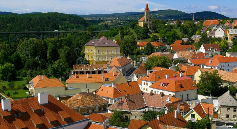 Ingázók, figyelem! Fél évig pótlóbusz jár majd ezen a szakaszon: készülhetnek az utasok