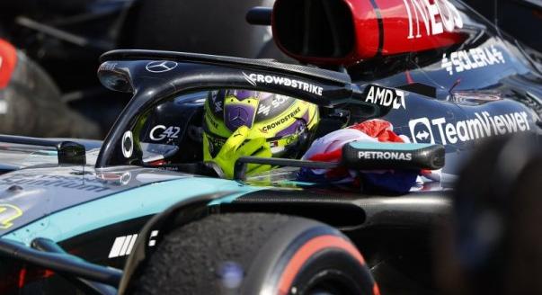 „Biztos, hogy Lewis aggódik a Ferrari miatt” – Rosberg