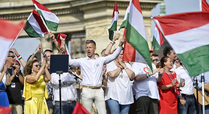 FELMÉRÉS: A Tisza hat százalékponttal vezet a Fidesz előtt