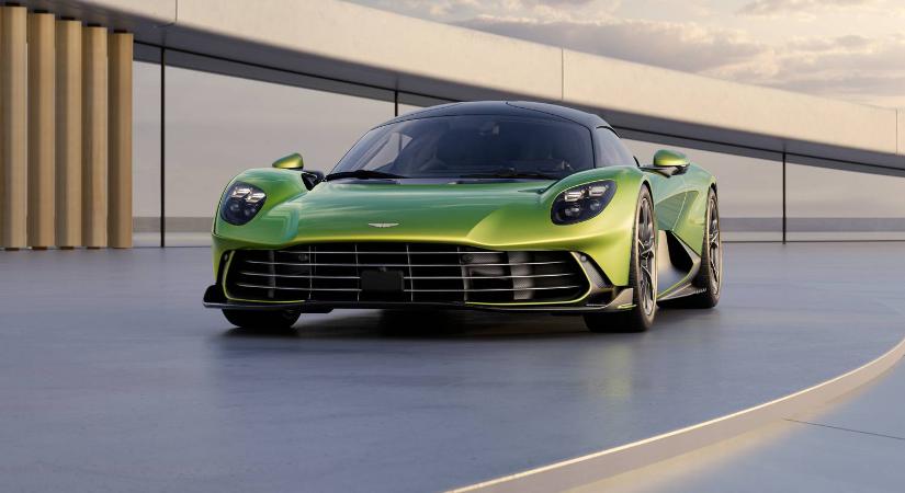 Itt az Aston Martin 1079 lóerős hibrid szörnyetege, a Valhalla