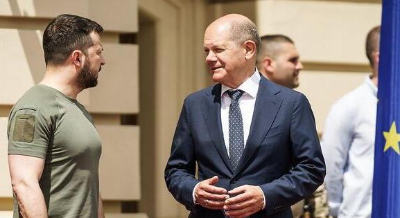 Ukrajnába küldi a német cégeket Olaf Scholz