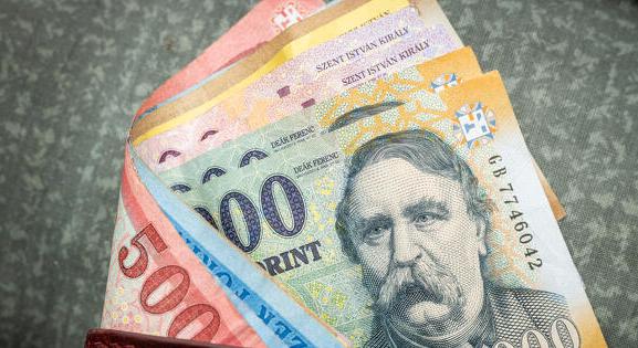 Nagyon kapaszkodott szerdán a forint