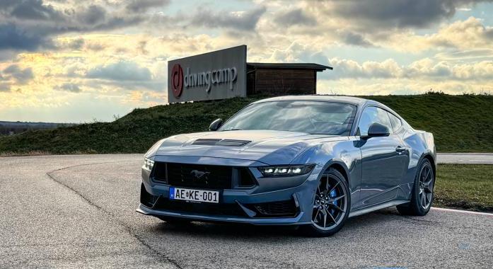 Utolsó felvonás? Ford Mustang Dark Horse 5.0 V8