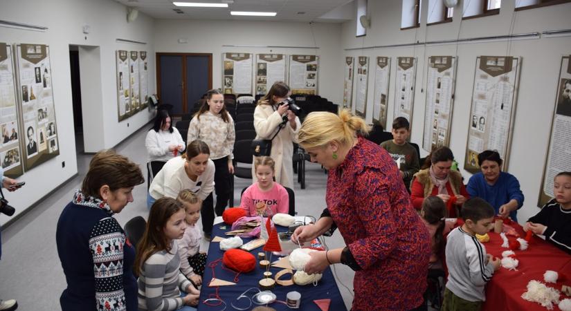 Kézműves foglalkozás nagycsaládos fiatalokkal - Karácsonyra hangolódva