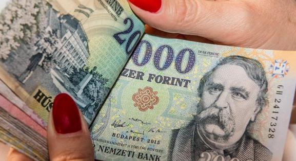 200 millióért mentességet ígért az ismert zenésznek, 5 évet kapott