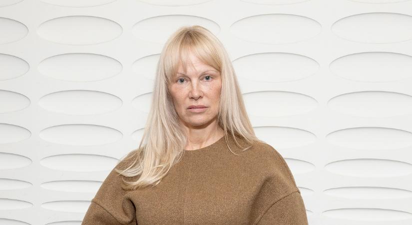 A természetes szépség forradalma hivatalosan is elkezdődött: példaképem, Pamela Anderson