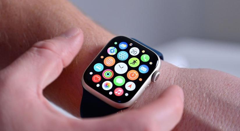 Apple Watch-frissítéssel érkezhet a vérnyomásmérés és a műholdas üzenetküldés