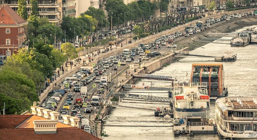 Még feljebb srófolnák a parkolási díjakat a környezetvédők Budapesten