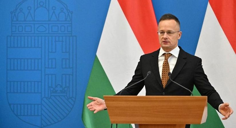 Szijjártó Péter: Az autóipar forradalmi megújulásában a magyarok már a legelején beneveztek