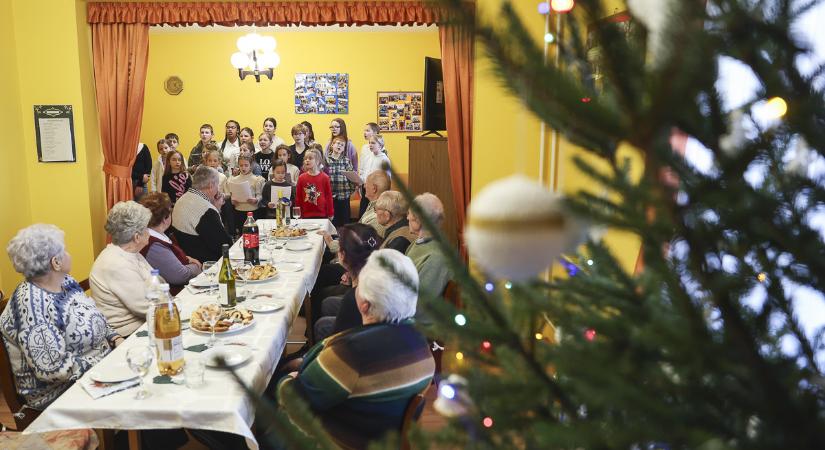 Karácsony kopogtat a klubokban