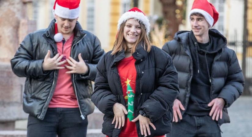 Karácsonyi flashmob a belvárosban(videóval)