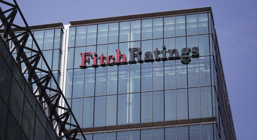 Stabilra javította a Fitch Ratings a magyar bankok és az MVM osztályzati kilátásait