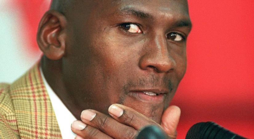 12 év után: 3, 7 milliárdért kelt el Michael Jordan legendás chicagói villája - Videón a csoda