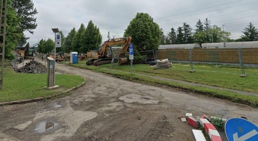 Leaszfaltozták a balatonfenyvesi parkolót