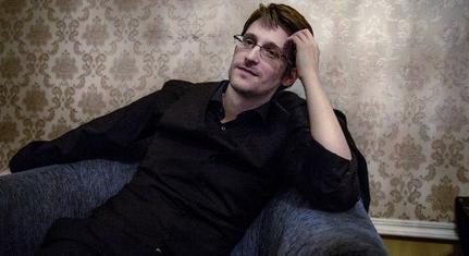 Megszületett Edward Snowden fia