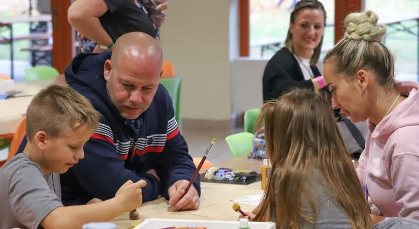 Beteg gyerekek ezreinek adtak erőt, bátorságot Hatvanban