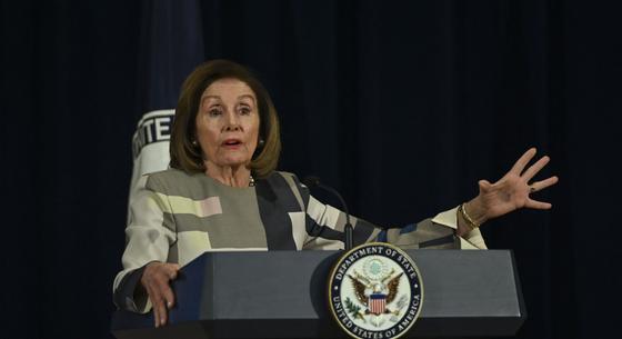 Nancy Pelosi kórházba került