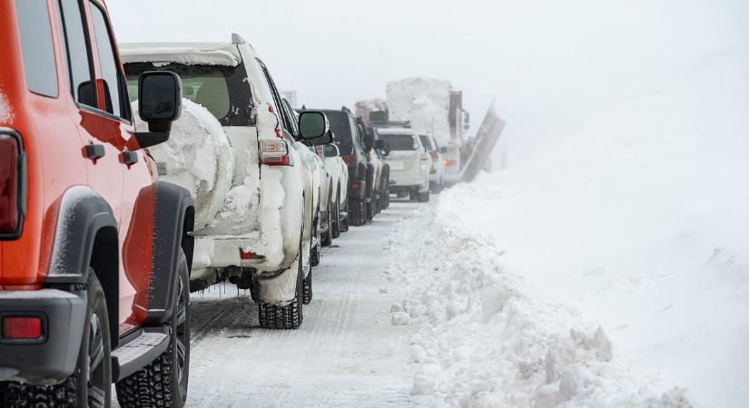 Figyelmeztetést kaptak az autósok: készüljenek a legrosszabbra