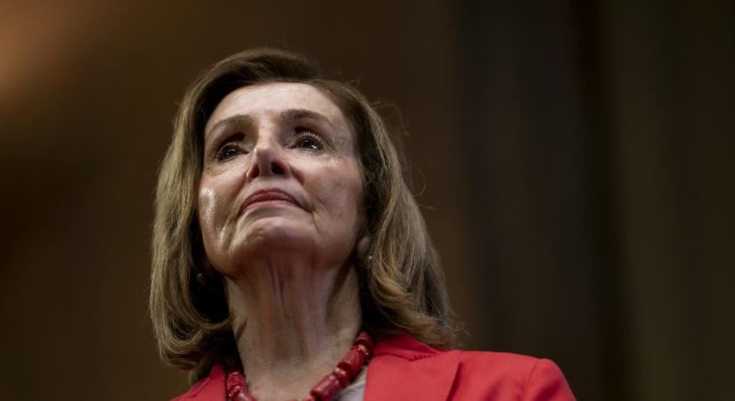 Nancy Pelosi megbotlott a luxemburgi hercegi palota lépcsőjén, kórházba került