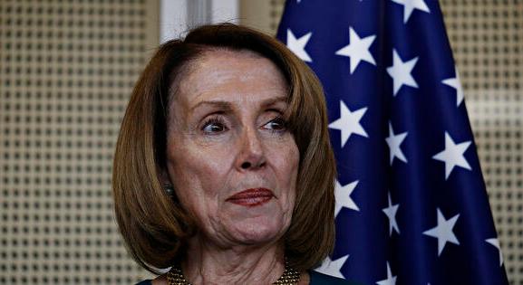 Balesetet szenvedett Nancy Pelosi